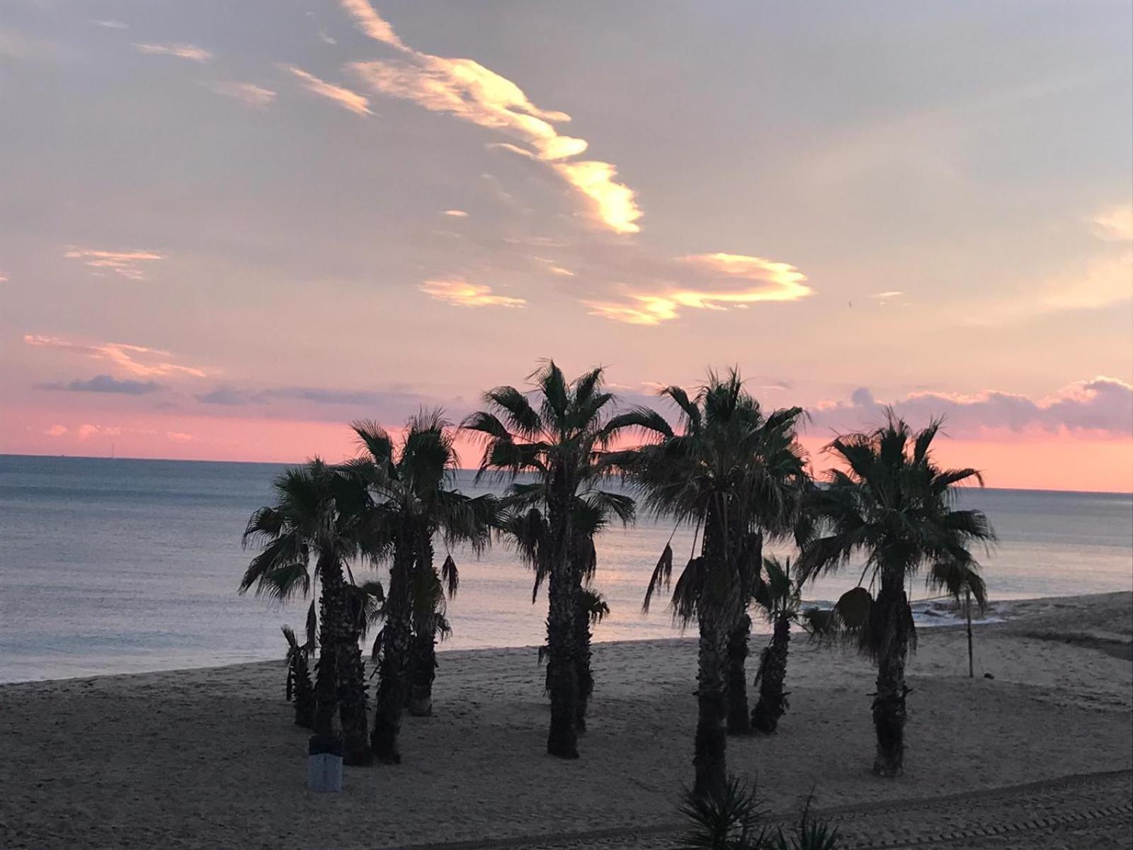 Encantador Apto En La Playa كوماروغا المظهر الخارجي الصورة